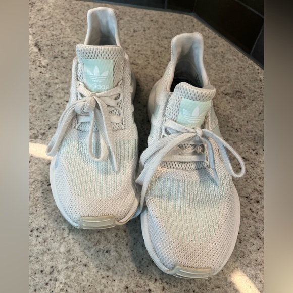 Ladies Adidas Shoes Size 6 - Picture 4 of 11